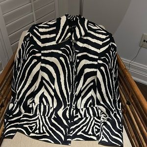 Absolutely gorgeous jacket.